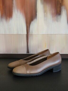 Salvatore Ferragamo Boutique Vintage Heels Womens 8.5 B Brown Leather Pump Shoes